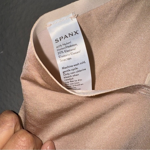 Spanx ONCORE Open Bust Mid Thigh Bodysuit size XL - Picture 4 of 4